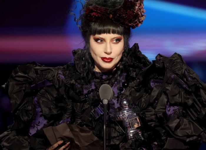 LADY GAGA