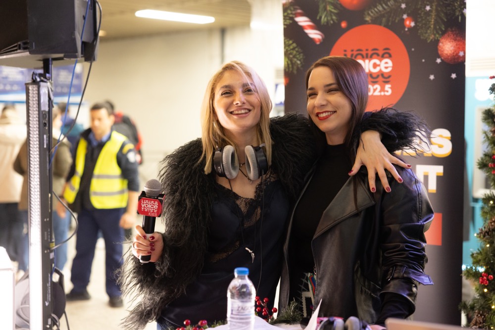 Οι ραδιοφωνικοί παραγωγοί Αθηνά Κλήμη και Χαρά Αλεξανδροπούλου