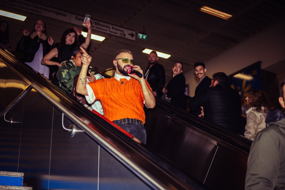 O Akylas στο live του μετρό Συντάγματος