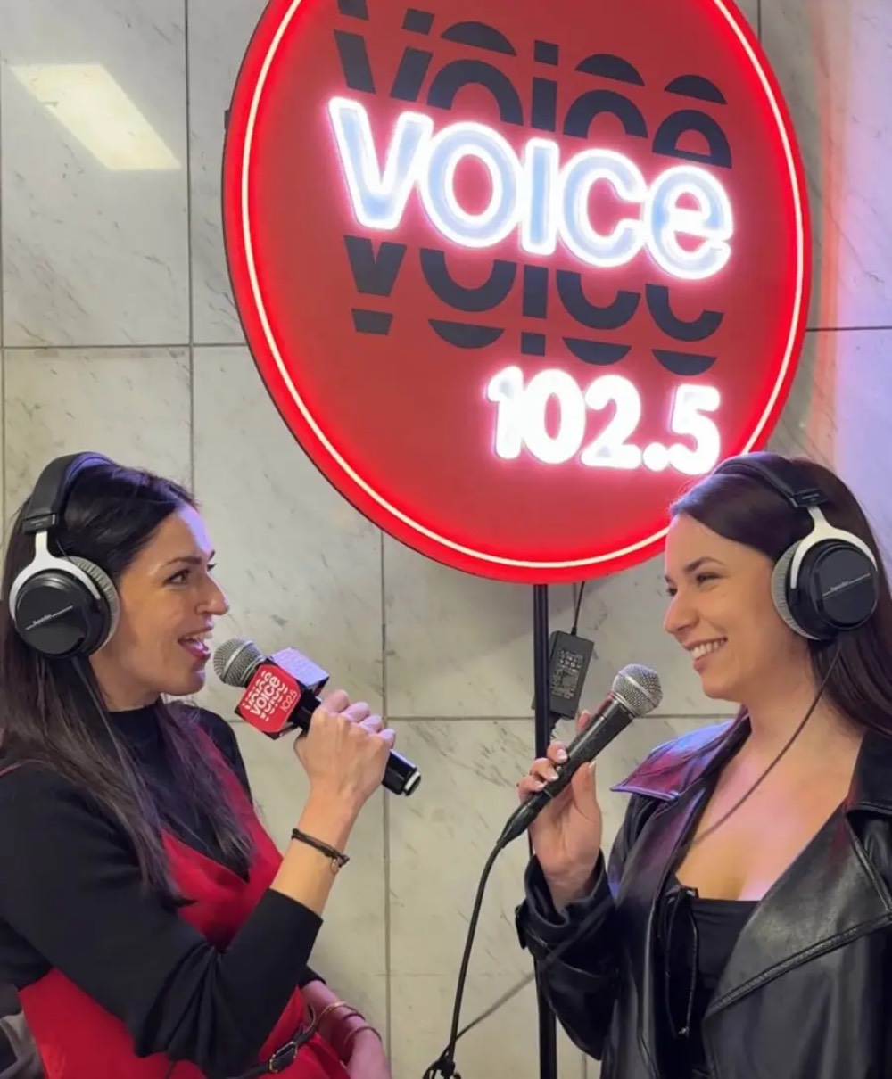 Οι ραδιοφωνικοί παραγωγοί Βιολέτα Καμπουροπούλου και Χαρά Αλεξανδροπούλου