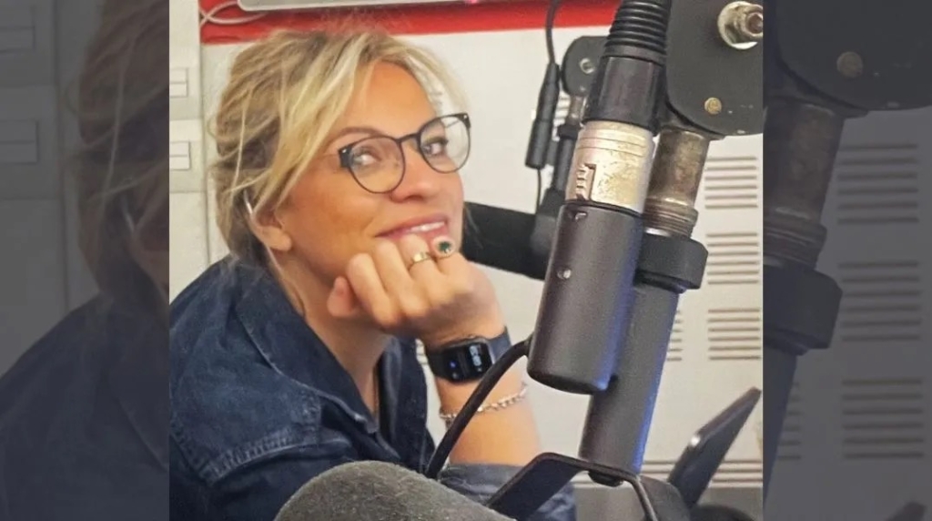 Επιστήμη Μπινάζη: Η παραγωγός του Voice 102.5 μιλά για το ραδιόφωνο