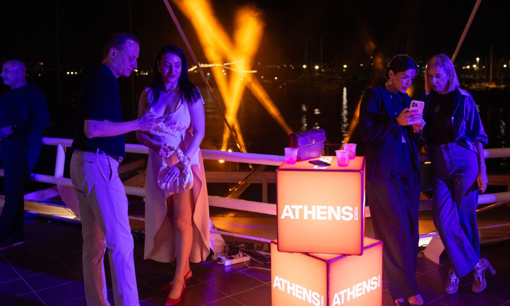 athens voice cubes 